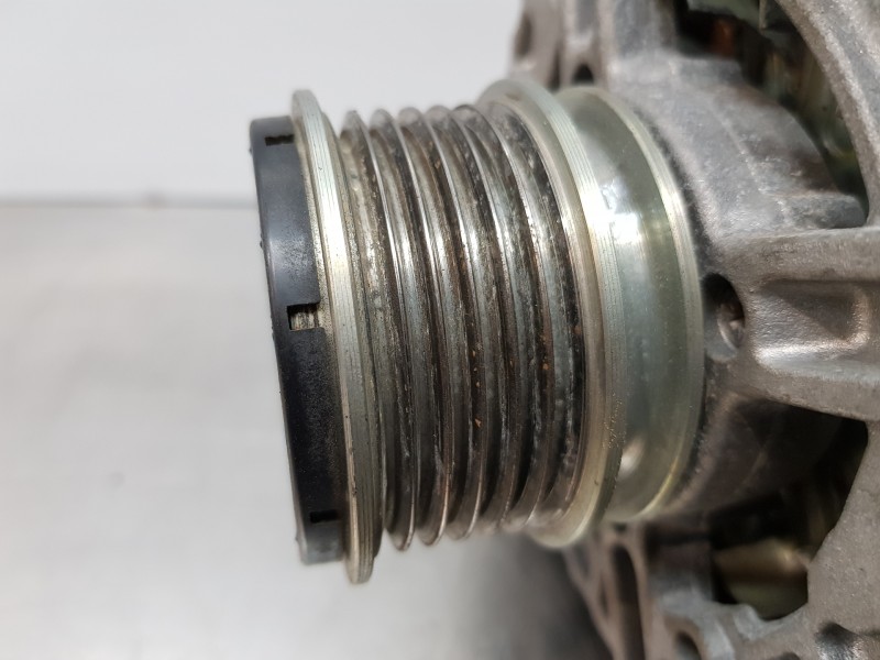 Recambio de alternador para volkswagen caddy ocio furgón referencia OEM IAM 03L903023 0124525187 