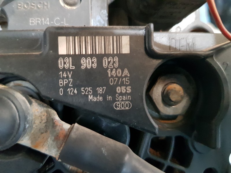 Recambio de alternador para volkswagen caddy ocio furgón referencia OEM IAM 03L903023 0124525187 