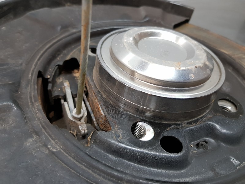 Recambio de mangueta trasera derecha para mercedes sprinter iii furgón fwd 311 referencia OEM IAM A9103560000  