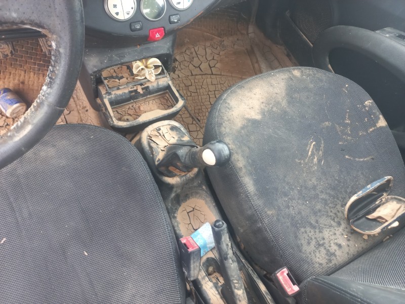 nissan micra (k12e) del año 2004