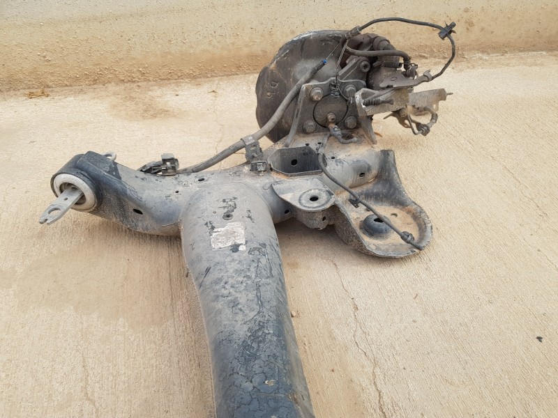 Recambio de puente trasero para peugeot 308 sw allure referencia OEM IAM 1647872280 9827421180 