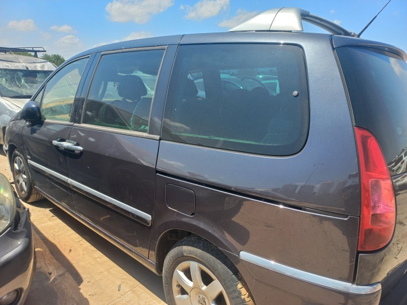 peugeot 807 del año 2010