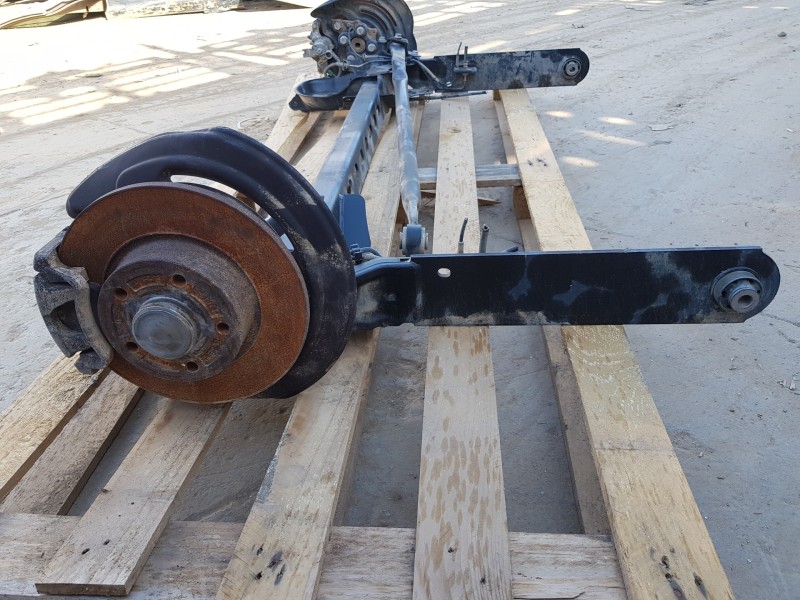 Recambio de puente trasero para opel vivaro b kasten/combi furgón referencia OEM IAM 93458081  