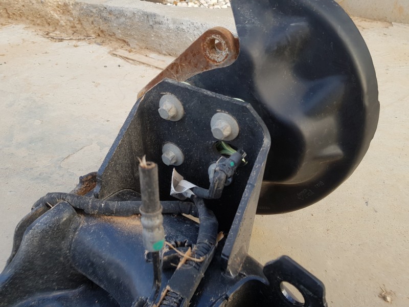 Recambio de puente trasero para opel mokka gs line referencia OEM IAM 1642991780  