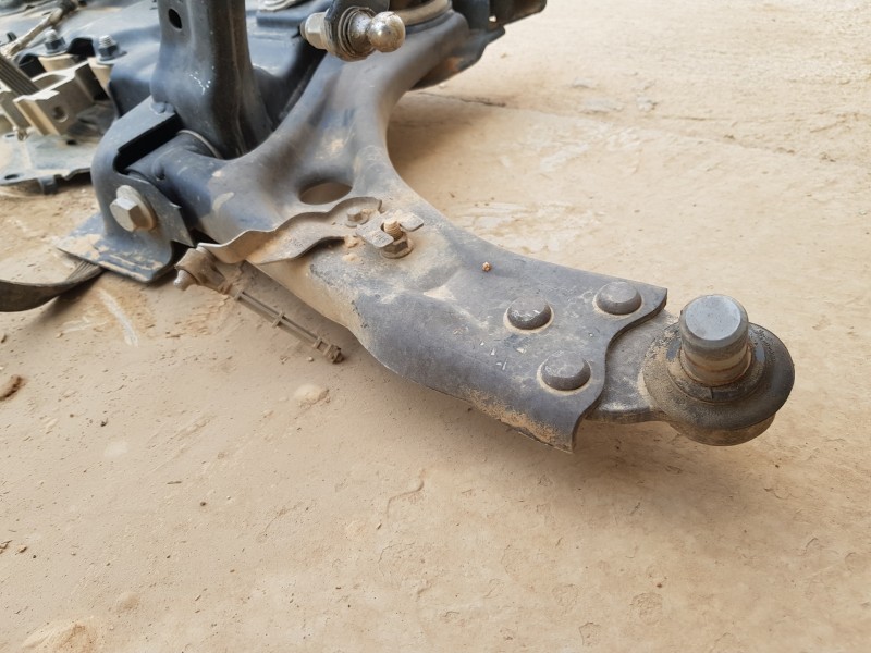 Recambio de puente delantero para ford focus active referencia OEM IAM 2781508 JX615482EEB JX615019AEF