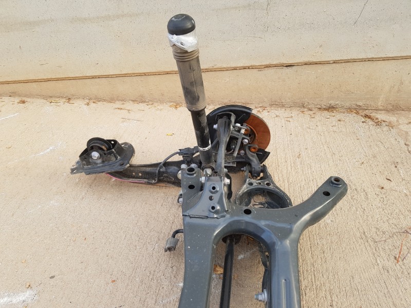 Recambio de puente trasero para toyota corolla (e21) hev referencia OEM IAM 5120602081  