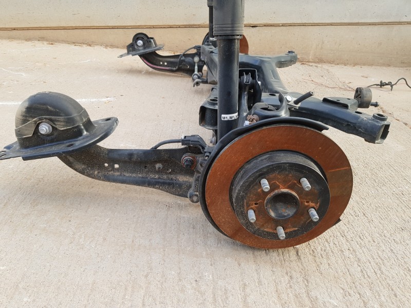 Recambio de puente trasero para toyota corolla (e21) hev referencia OEM IAM 5120602081  