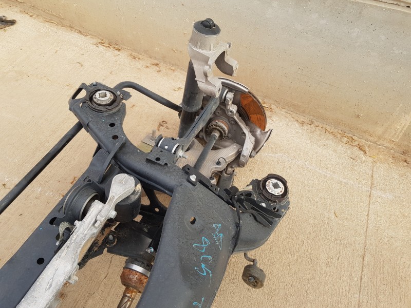 Recambio de puente trasero para volvo xc60 hybrid referencia OEM IAM 32331540 32336254 