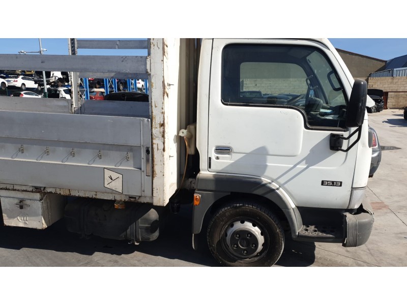 nissan cabstar 01.04  del año 2004