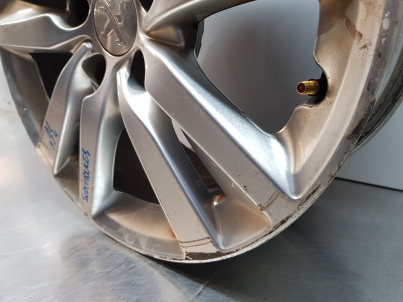Recambio de llanta para peugeot 308 sw allure referencia OEM IAM 96779895TW 9677989577 