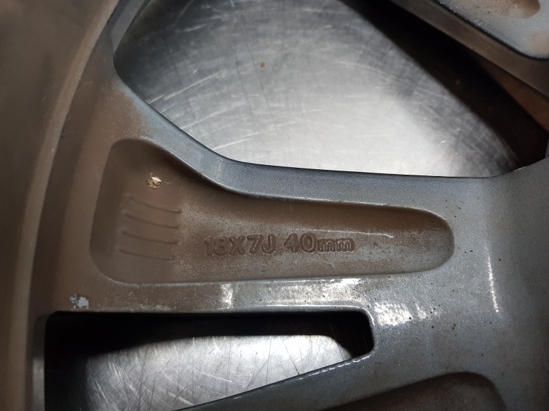 Recambio de llanta para nissan qashqai (j11) acenta referencia OEM IAM D0C00HV03B D0300HV03A 