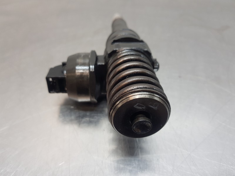 Recambio de inyector para seat ibiza (6l1) sigma referencia OEM IAM 038130073AG 0414720215 