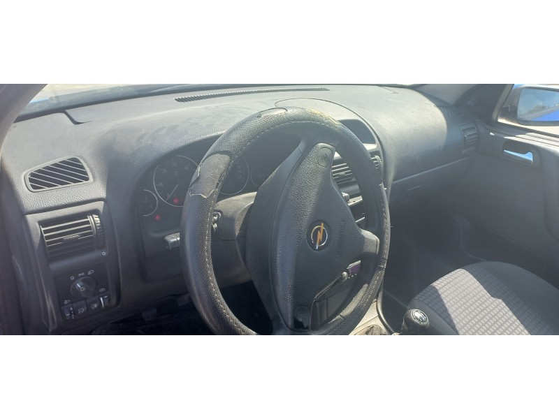 opel astra g berlina del año 2003
