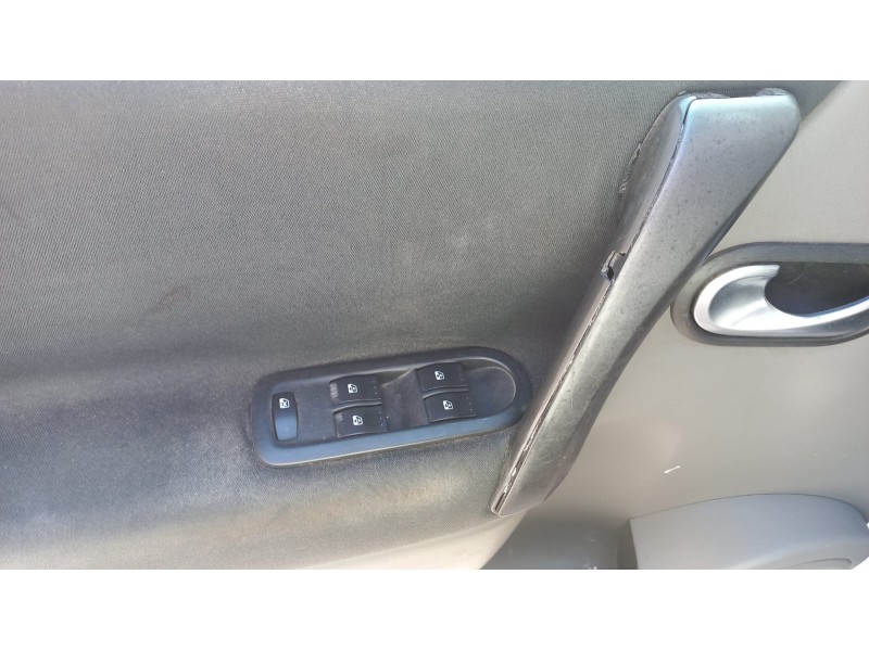 renault scenic ii del año 2004