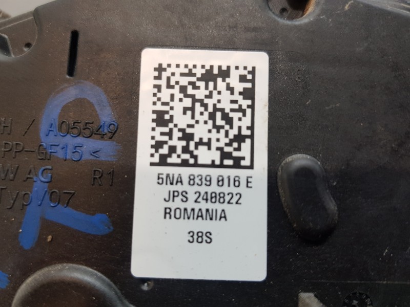 Recambio de cerradura puerta trasera derecha para volkswagen tiguan (ax1) comfortline referencia OEM IAM 5NA839016E  