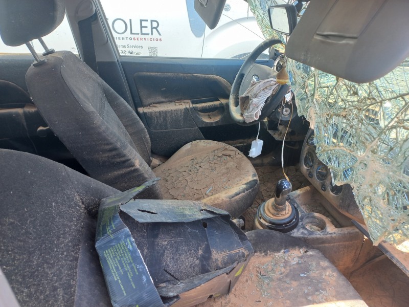 ford fiesta (cbk) del año 2001