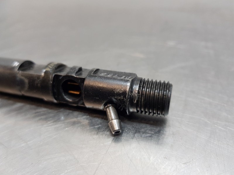 Recambio de inyector para ssangyong rodius premium referencia OEM IAM A6650170221 EJBR04401D 