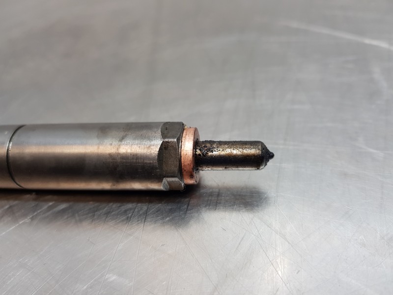 Recambio de inyector para ssangyong rodius premium referencia OEM IAM A6650170221 EJBR04401D 