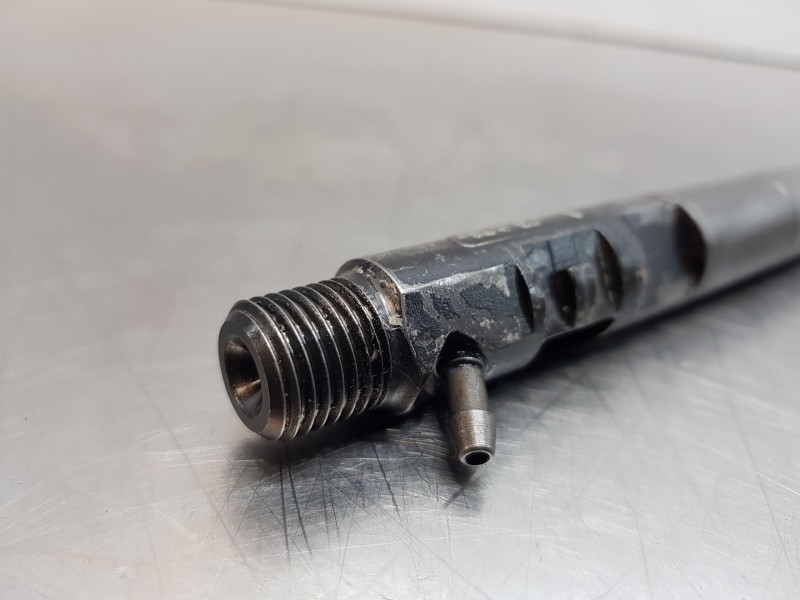 Recambio de inyector para ssangyong rodius premium referencia OEM IAM A6650170221 EJBR04401D 