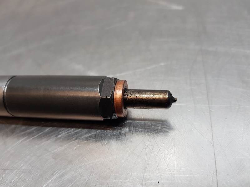 Recambio de inyector para ssangyong rodius premium referencia OEM IAM A6650170221 EJBR04401D 