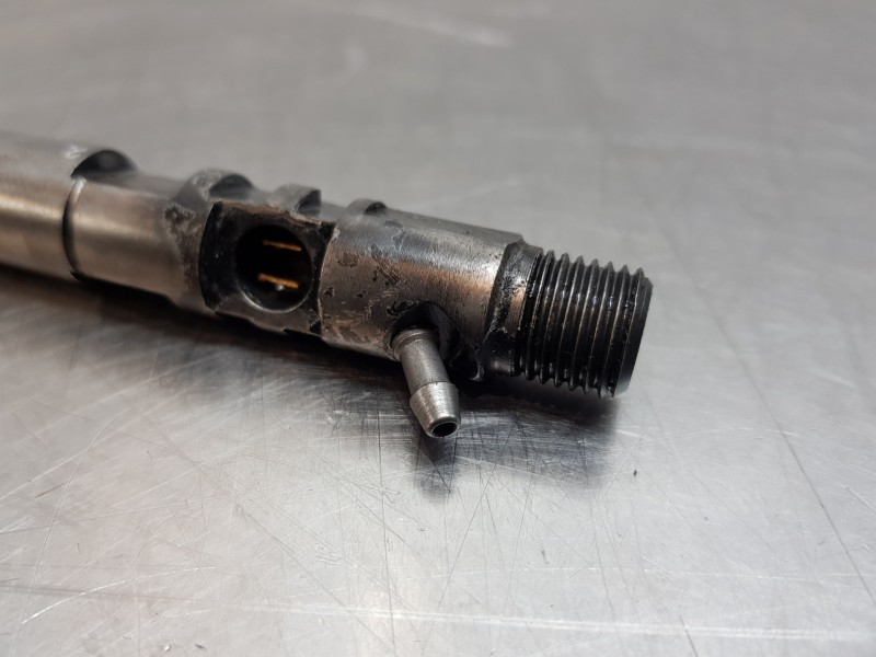 Recambio de inyector para ssangyong rodius premium referencia OEM IAM A6650170221 EJBR04401D 