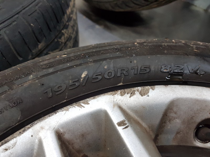 Recambio de juego llantas para ford fiesta (ccn) confort referencia OEM IAM 2237371 E1BJ1007AA 