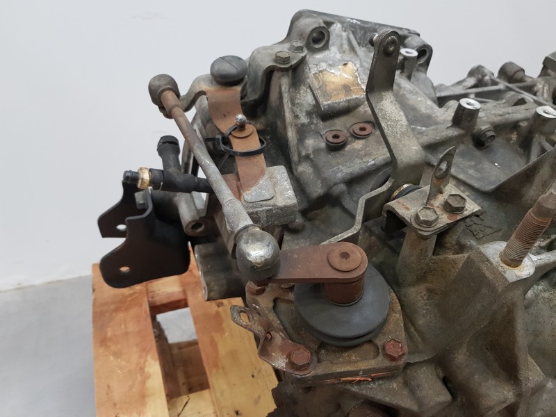 Recambio de caja cambios para mitsubishi outlander (cw0) referencia OEM IAM 2500A092  