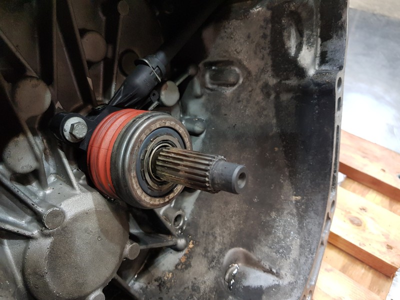 Recambio de caja cambios para renault megane iii berlina 5 p gt line referencia OEM IAM 320108729R TL4068 