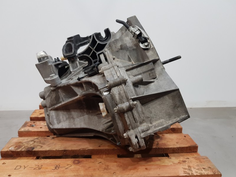 Recambio de caja cambios para renault megane iii berlina 5 p gt line referencia OEM IAM 320108729R TL4068 