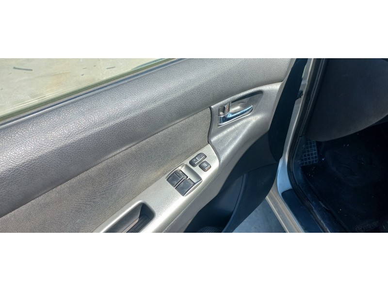 toyota corolla (e12) del año 2004