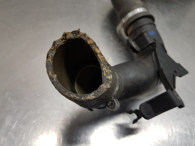 Recambio de tubo presion turbocompresor para renault megane iii berlina 5 p gt line referencia OEM IAM 144603116R 144609794R 