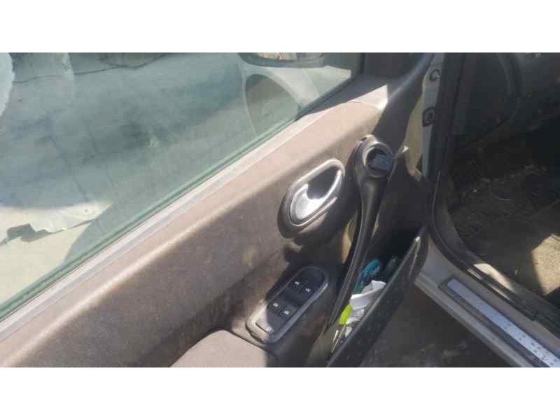 renault megane ii berlina 5p del año 2023