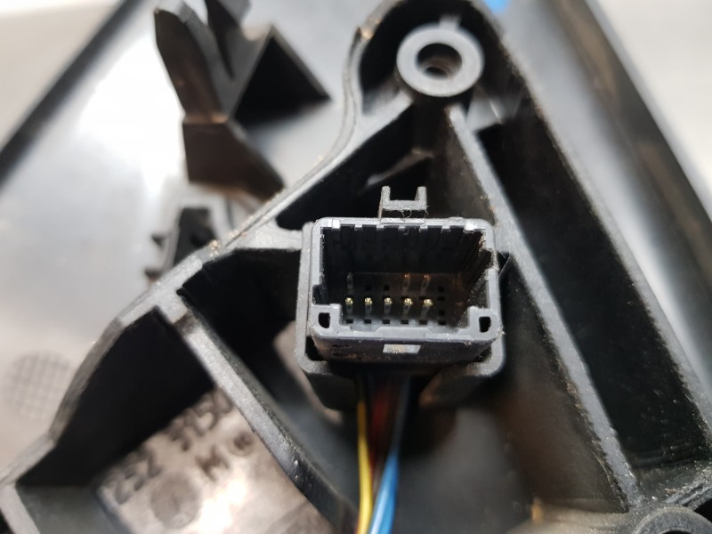 Recambio de retrovisor derecho para renault megane iii berlina 5 p gt line referencia OEM IAM 963010192R  