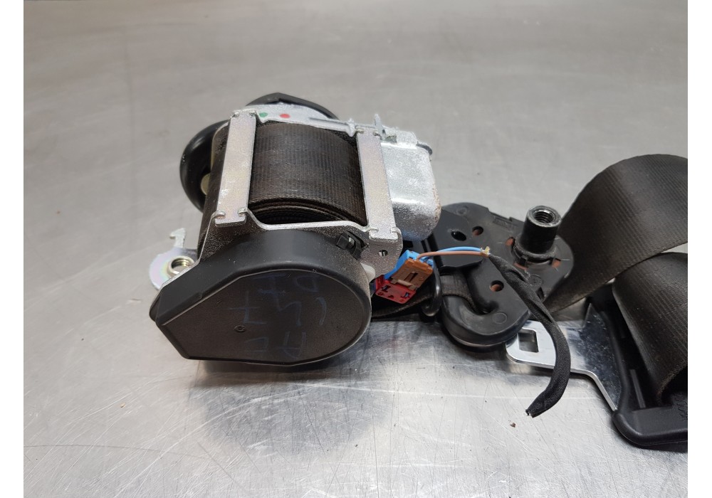 Recambio de cinturon seguridad delantero izquierdo para renault megane iii berlina 5 p gt line referencia OEM IAM 868850008R  