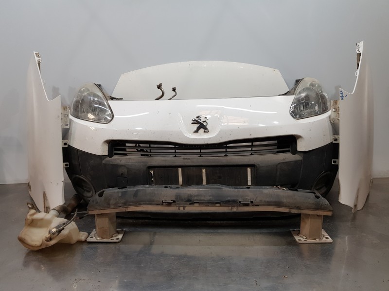 Recambio de morro completo para peugeot partner kasten active referencia OEM IAM 7401PT  