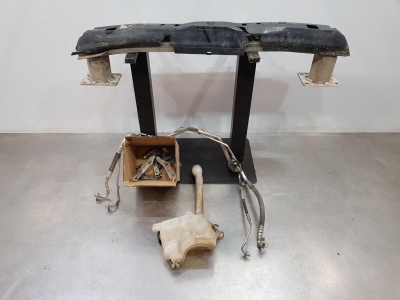 Recambio de morro completo para peugeot partner kasten active referencia OEM IAM 7401PT  