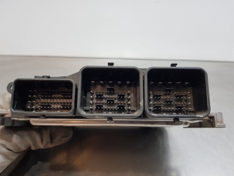 Recambio de centralita motor uce para peugeot partner kasten active referencia OEM IAM 9807885980 0281030546 9666729580