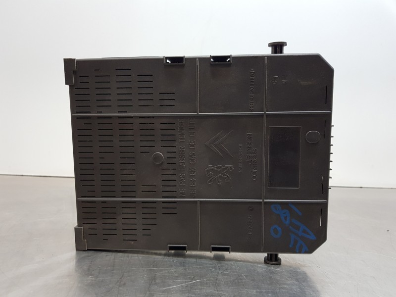 Recambio de caja reles / fusibles para peugeot partner kasten active referencia OEM IAM 9678477080 BSIK03 230460802
