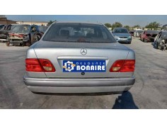 mercedes clase e (w210) berlina diesel del año 2000 2