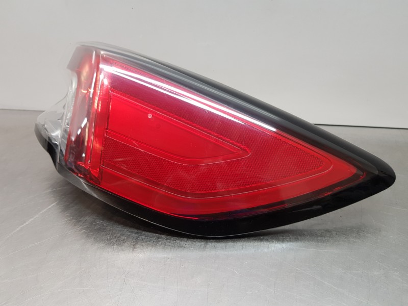 Recambio de piloto trasero derecho para ford kuga ecoblue referencia OEM IAM 2696784 LV4B13404BF LV4B13404AH