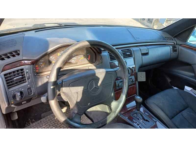 mercedes clase e (w210) berlina diesel del año 2000