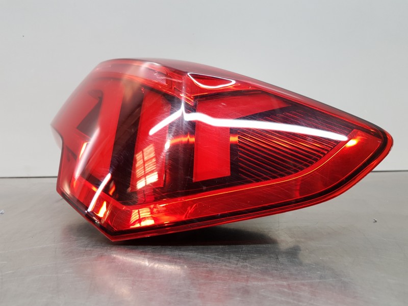 Recambio de piloto trasero derecho para audi q3 sportback (f3n) s line referencia OEM IAM 83A945092  