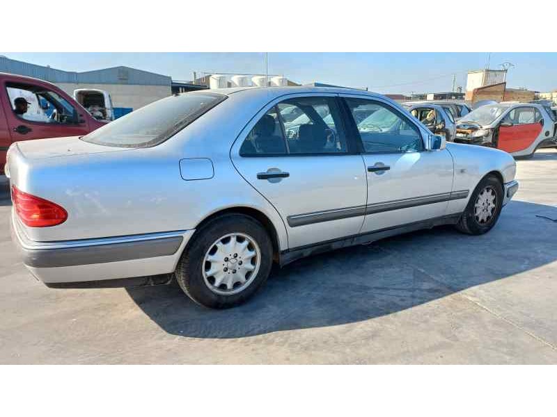 mercedes clase e (w210) berlina diesel del año 2000