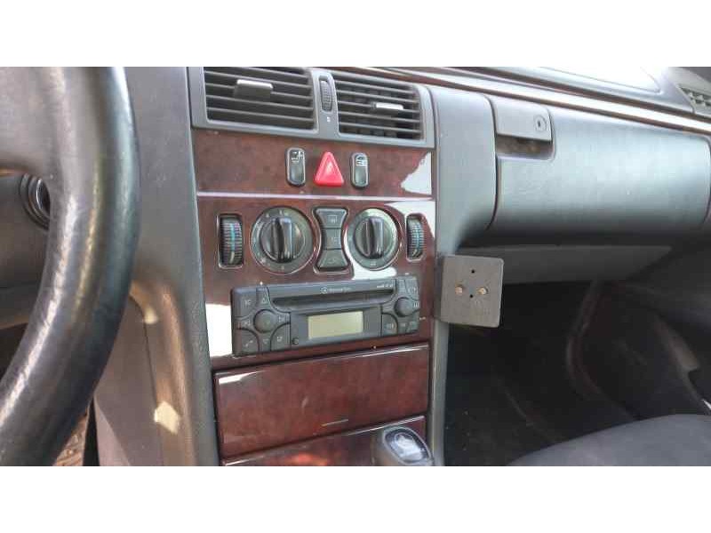 mercedes clase e (w210) berlina diesel del año 2000