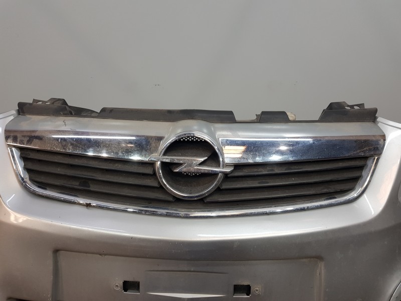 Recambio de paragolpes delantero para opel zafira b essentia referencia OEM IAM 13124959  