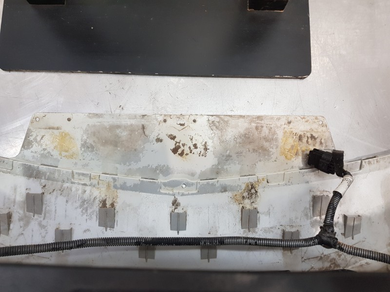 Recambio de paragolpes delantero para opel zafira b essentia referencia OEM IAM 13124959  