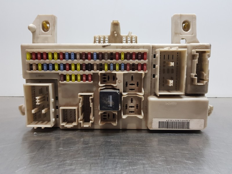 Recambio de caja reles / fusibles para ford focus c-max (cap) trend referencia OEM IAM 3M5T14A073DF  