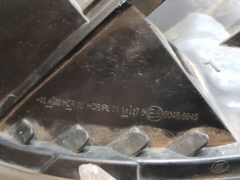 Recambio de faro izquierdo para opel zafira b essentia referencia OEM IAM 93190408  