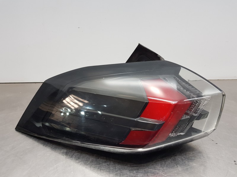 Recambio de piloto trasero izquierdo para peugeot 2008 (p2) allure puretech referencia OEM IAM 9838190580  