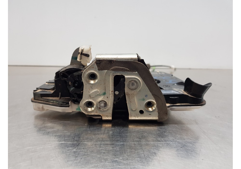 Recambio de cerradura puerta delantera izquierda para toyota corolla touring sports (e21) hybrid referencia OEM IAM 6904002491  
